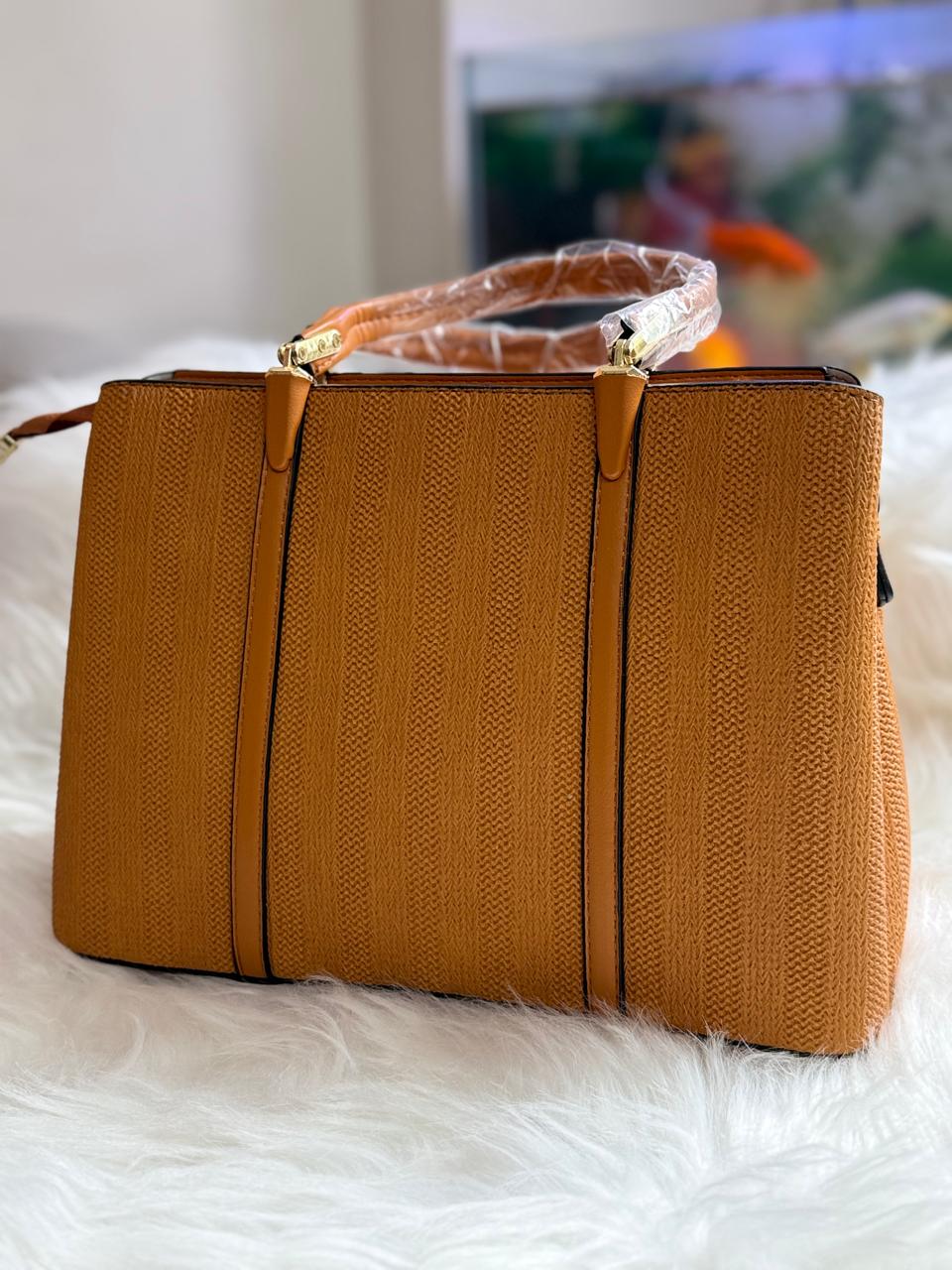 Mustard Yellow Handbag with Key Ring – Stylish Women's Shoulder Bag
